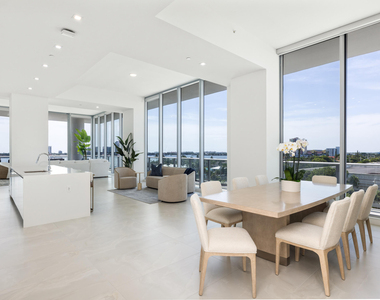 220 Lake Shore Drive - Photo Thumbnail 12