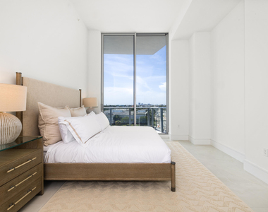 220 Lake Shore Drive - Photo Thumbnail 23