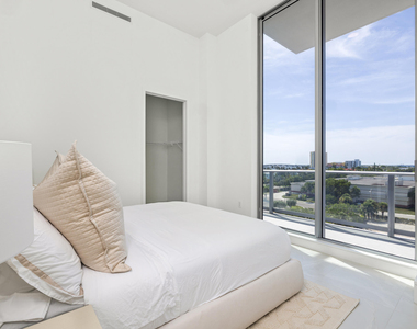 220 Lake Shore Drive - Photo Thumbnail 28
