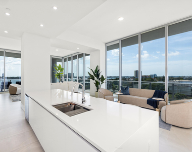 220 Lake Shore Drive - Photo Thumbnail 10
