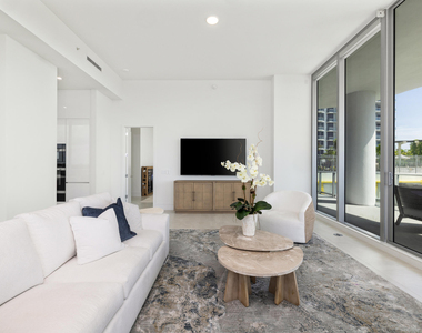 220 Lake Shore Drive - Photo Thumbnail 22