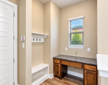 1621 Rose Willow Way - Photo Thumbnail 15