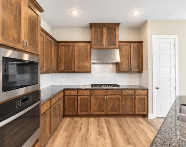1621 Rose Willow Way - Photo Thumbnail 8