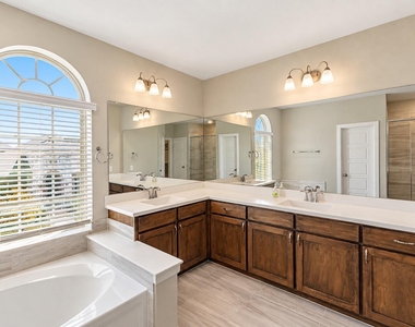 1621 Rose Willow Way - Photo Thumbnail 24