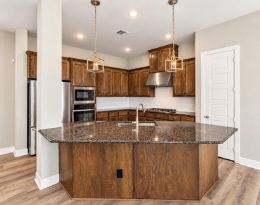 1621 Rose Willow Way - Photo Thumbnail 11