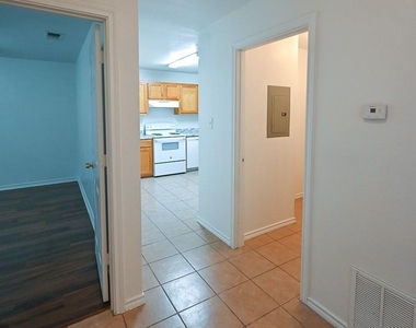 105 S Wilson Street - Photo Thumbnail 9