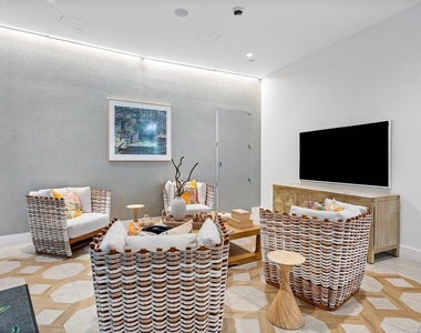 7370 Orangewood Lane - Photo Thumbnail 40