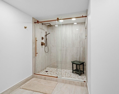 7370 Orangewood Lane - Photo Thumbnail 13