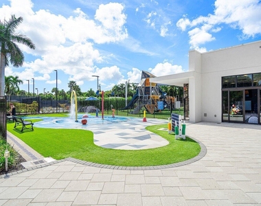 7370 Orangewood Lane - Photo Thumbnail 39