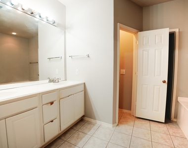 11354 Still Hollow Drive - Photo Thumbnail 10
