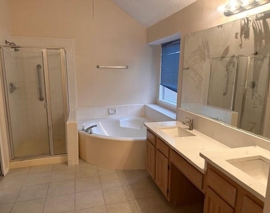 12018 Biloxi Drive - Photo Thumbnail 10