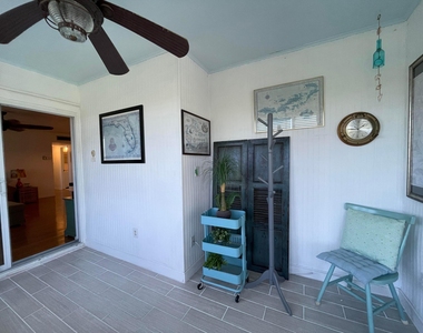100 South Boulevard - Photo Thumbnail 5