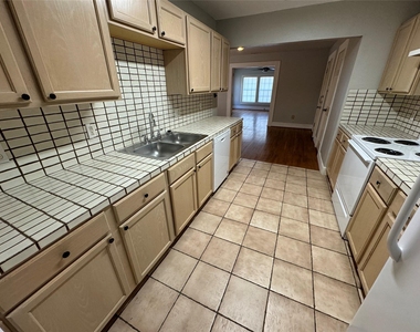 5321 Reiger Avenue - Photo Thumbnail 8