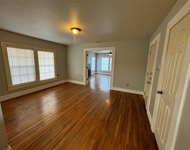 5321 Reiger Avenue - Photo Thumbnail 1