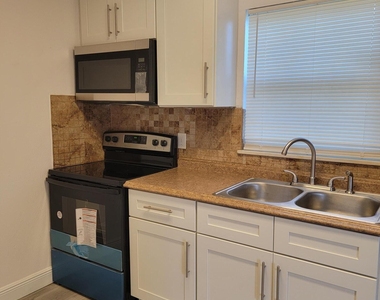 1775 Highland Avenue - Photo Thumbnail 7