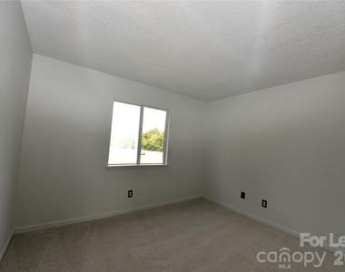 11163 Harrowfield Road - Photo Thumbnail 10
