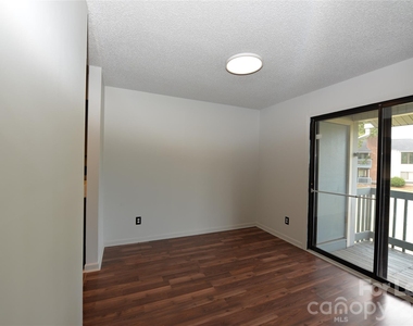 11163 Harrowfield Road - Photo Thumbnail 5