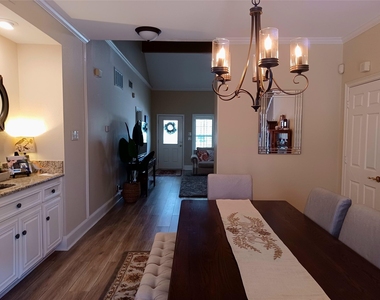 3611 Soft Wind Court - Photo Thumbnail 8