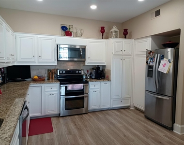 3611 Soft Wind Court - Photo Thumbnail 11