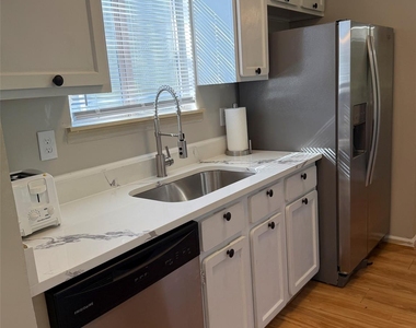 11001 Running Ridge Road - Photo Thumbnail 7