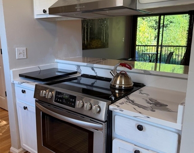 11001 Running Ridge Road - Photo Thumbnail 5