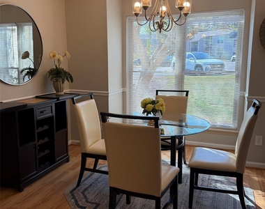 11001 Running Ridge Road - Photo Thumbnail 8