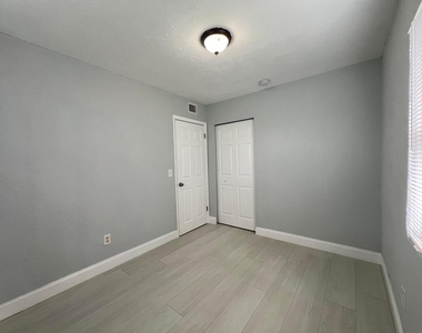 1273 W 34th Street - Photo Thumbnail 8
