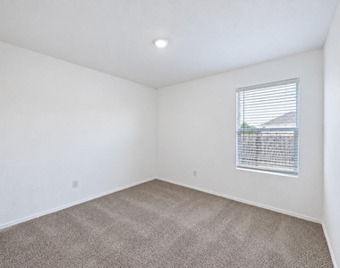 1422 Southwell Drive - Photo Thumbnail 14