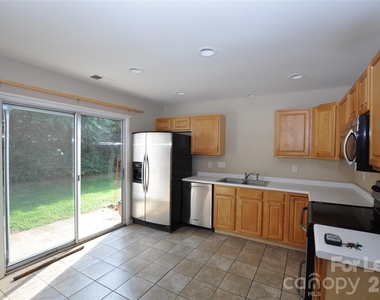 7877 Petrea Lane - Photo Thumbnail 4