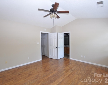 7877 Petrea Lane - Photo Thumbnail 12