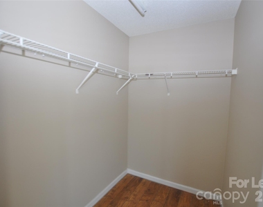 7877 Petrea Lane - Photo Thumbnail 14