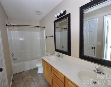 7877 Petrea Lane - Photo Thumbnail 15