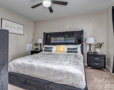 2074 Ayrsley Town Boulevard - Photo Thumbnail 17
