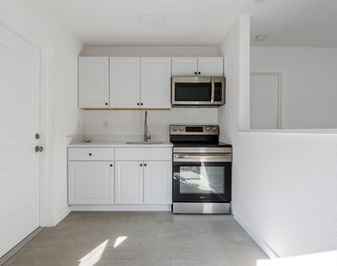 538 28th Street - Photo Thumbnail 4
