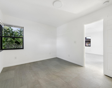 538 28th Street - Photo Thumbnail 14
