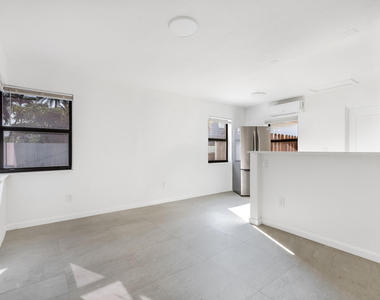538 28th Street - Photo Thumbnail 6