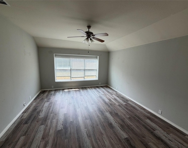 912 Tabasco Trail - Photo Thumbnail 9