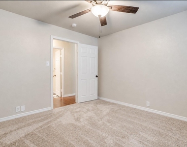 1813 Thomas Place - Photo Thumbnail 15