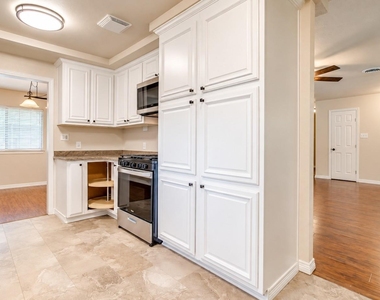 1813 Thomas Place - Photo Thumbnail 13