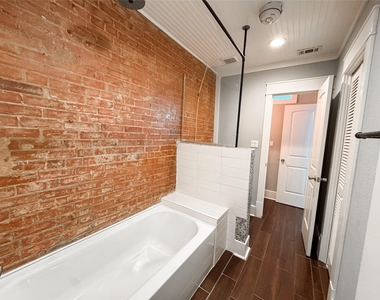 2816 Lee Street - Photo Thumbnail 8