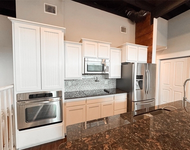2816 Lee Street - Photo Thumbnail 4