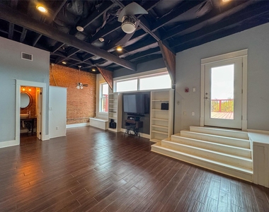 2816 Lee Street - Photo Thumbnail 1