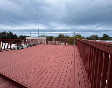 2816 Lee Street - Photo Thumbnail 12