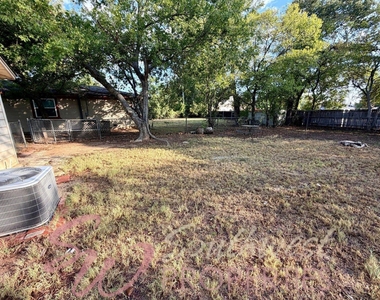 107 Greenview Drive - Photo Thumbnail 19