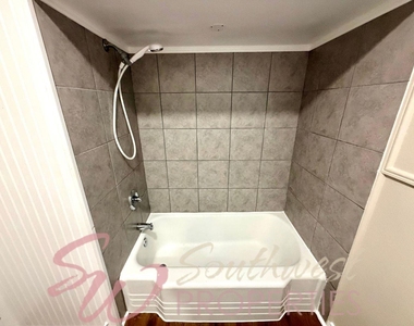 107 Greenview Drive - Photo Thumbnail 14