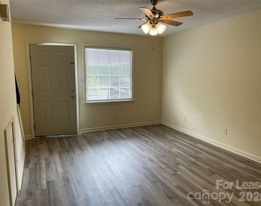 118 Ross Street - Photo Thumbnail 1