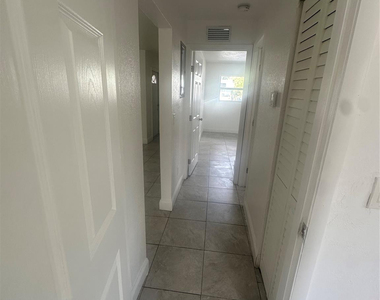 5400 Nw 17th Street - Photo Thumbnail 4