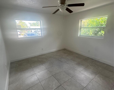 5400 Nw 17th Street - Photo Thumbnail 3