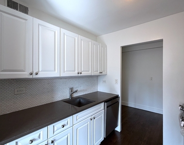 East 63rd Street - Photo Thumbnail 1