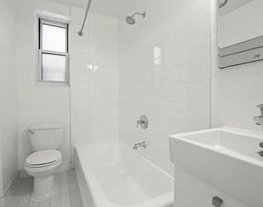 West 18th Street - Photo Thumbnail 5